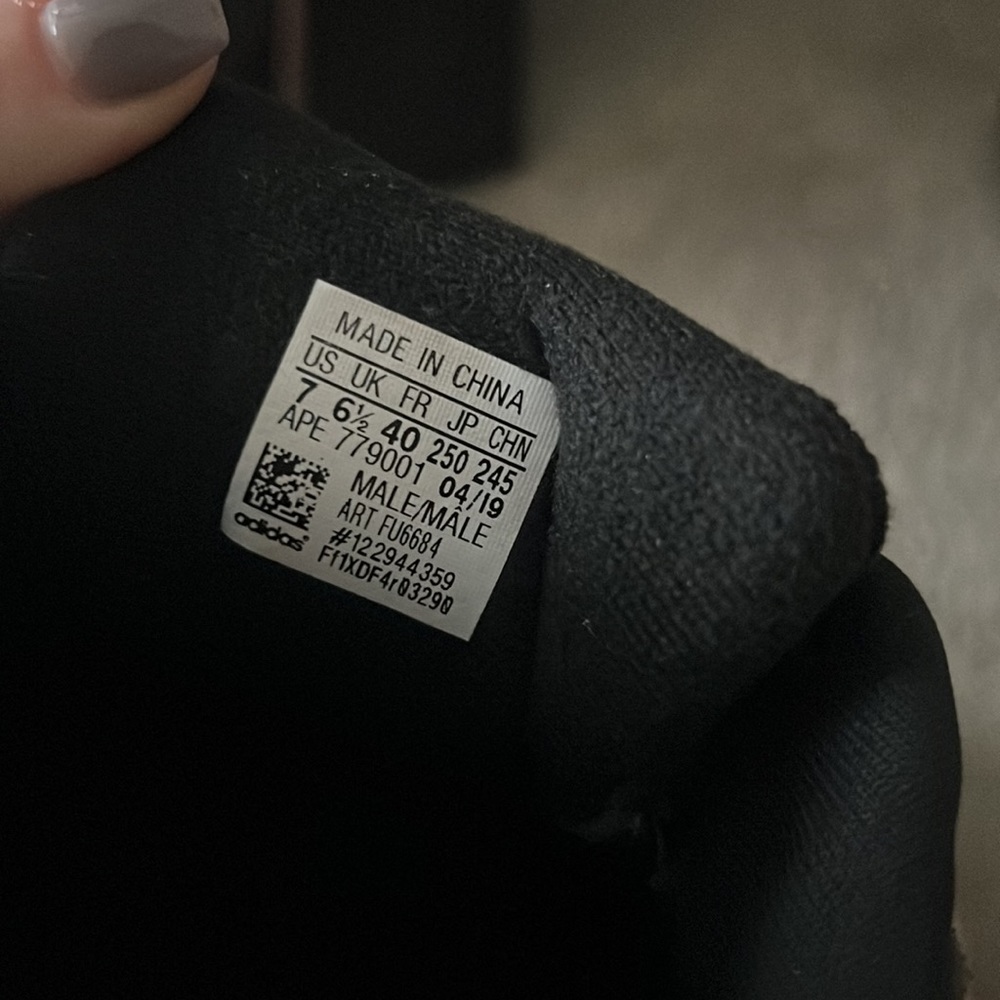 Yeezy 700 V2 reflective - Picture 5 of 5